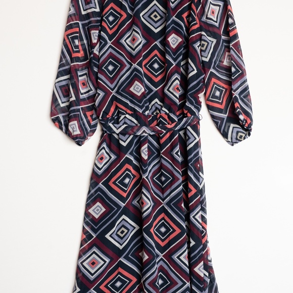 Banana Republic NWT Artsy Sheer Lined Geometric Print Flowy belted Dress sz 12 - Picture 5 of 9
